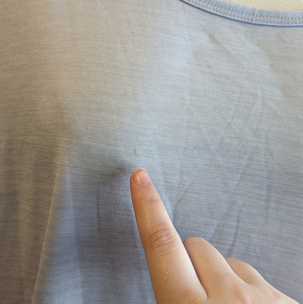 Livi purple active shirt with sheer hexagons - Picture 3 of 5